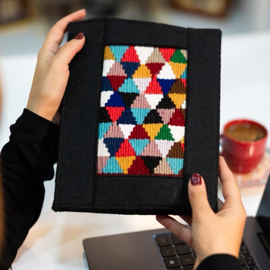 Renkli Geometrik Desenli El Dokuması Kitap–Defter–Ajanda Kılıfı – B