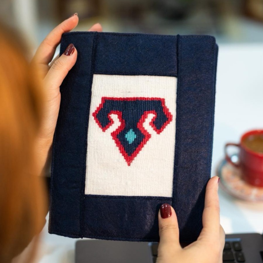 Koç Boynuzu Motifli El Dokuması Kitap–Defter–Ajanda Kılıfı