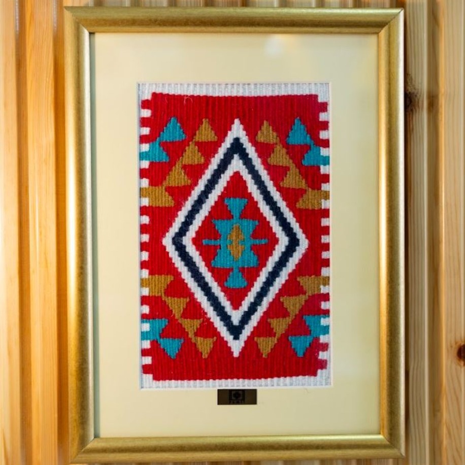 Yıldız Motifli El Dokuması Kilim Tablo